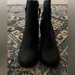 Brand new inbox size 11 W Lane Bryant double zip bootie